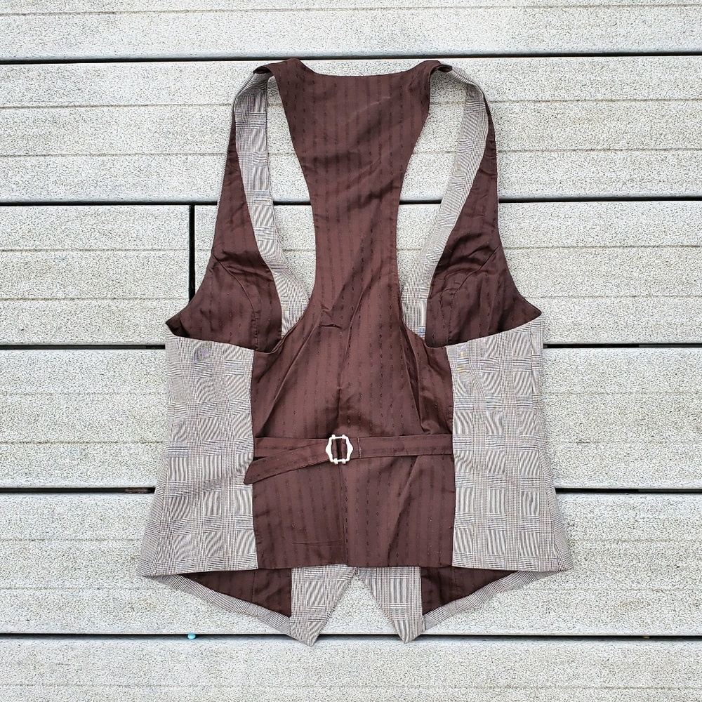 EUC Express Racer Back Vest - Picture 2 of 5